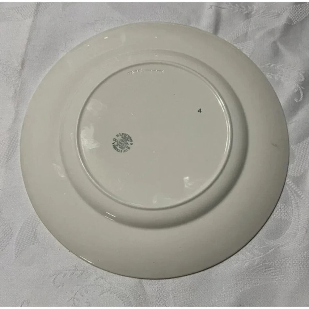 Wedgwood Edme Etruria & Barlaston Made‎ in England Salad Plate 8 1/8”